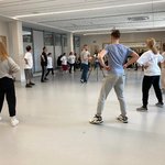 Uczniowie podczas warsztatów tanecznych (14).jpg